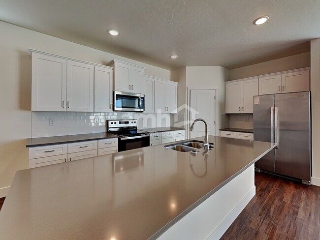 Building Photo - 9357 W Clancey Court