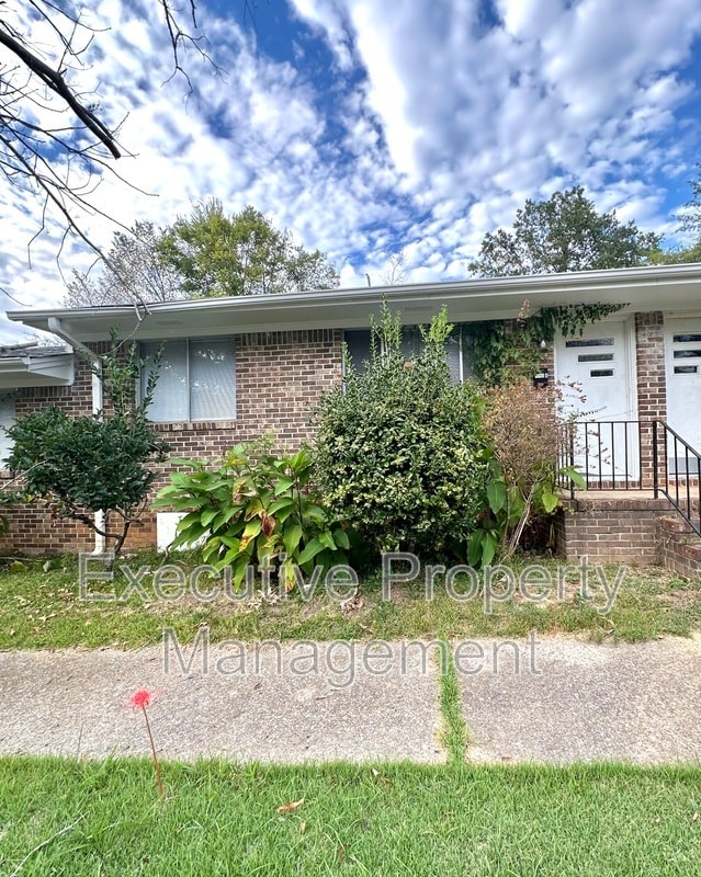 Foto principal - 7742 Rugby Ave