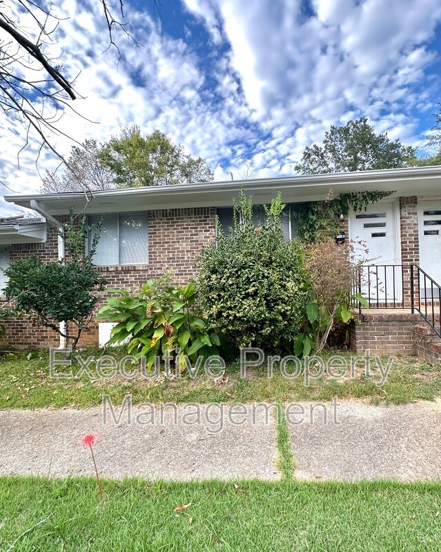 Building Photo - 7742 Rugby Ave