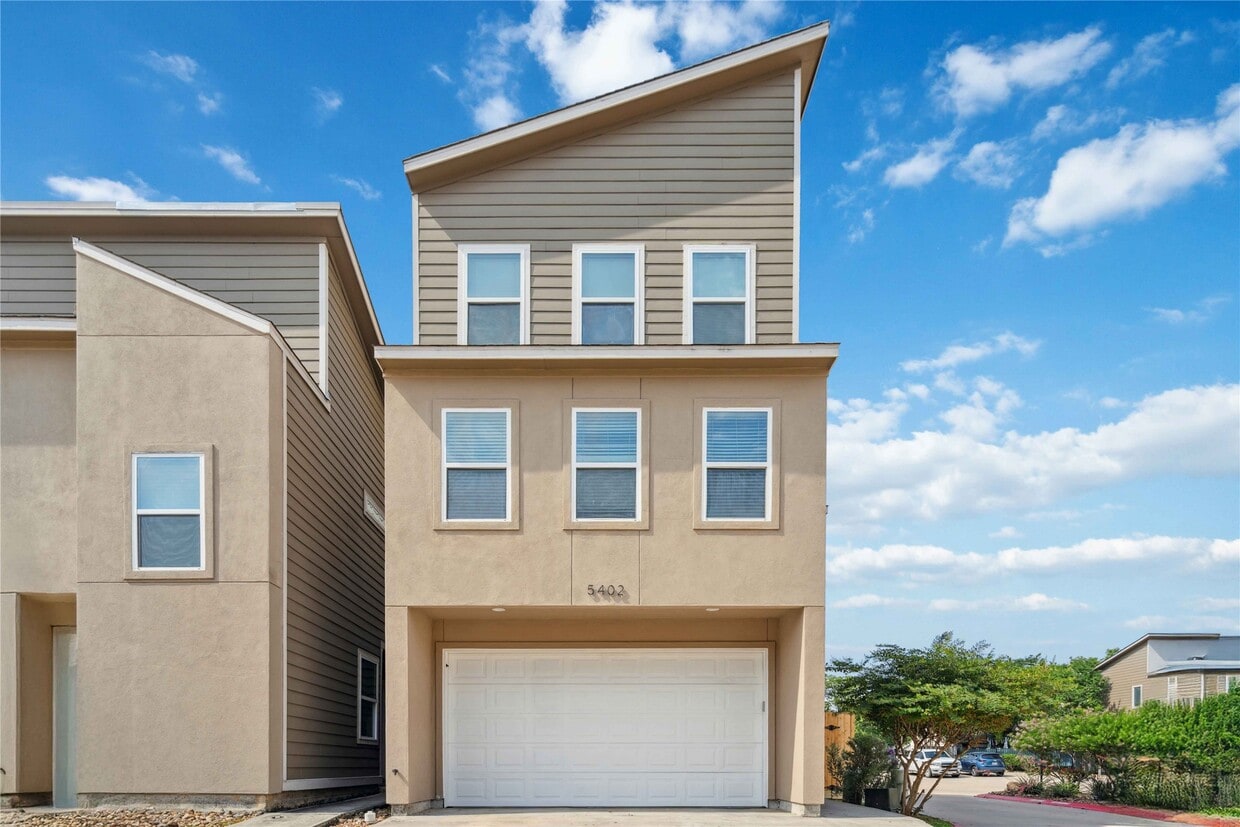 Foto principal - 5402 Jonathan Ln