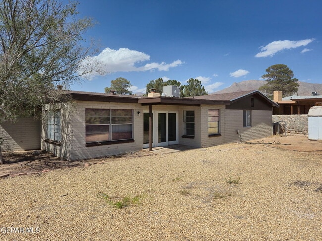 Building Photo - 6644 Mariposa Dr