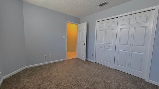 Building Photo - 4417 Siesta Ct