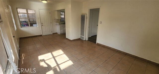 Foto del edificio - 1143 N Mayfield Ave