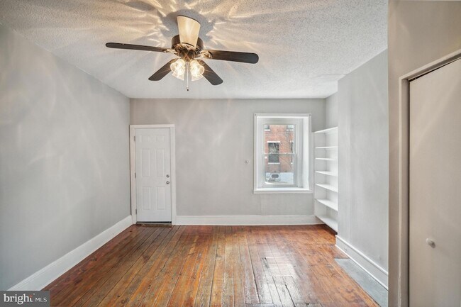 Foto del edificio - 220 Dupont St