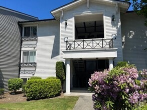 Building Photo - 15415 35th Ave W