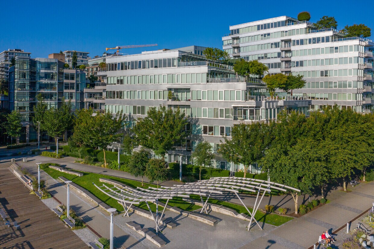 Primary Photo - Canada House