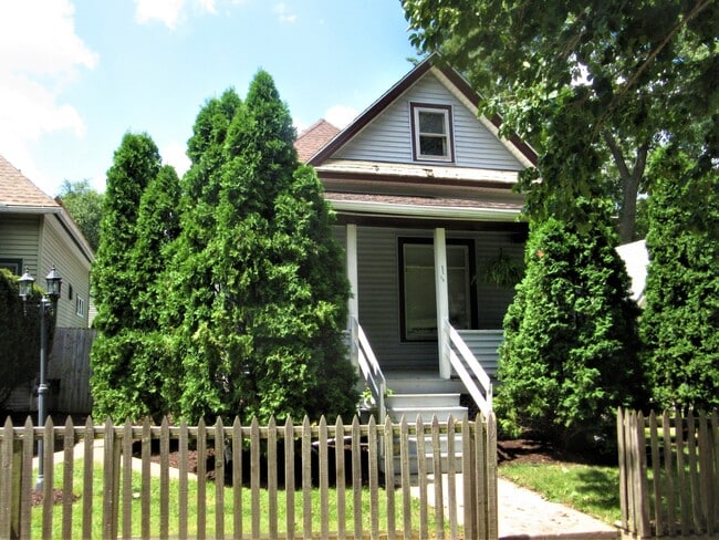 Building Photo - 605 1/2 N State St