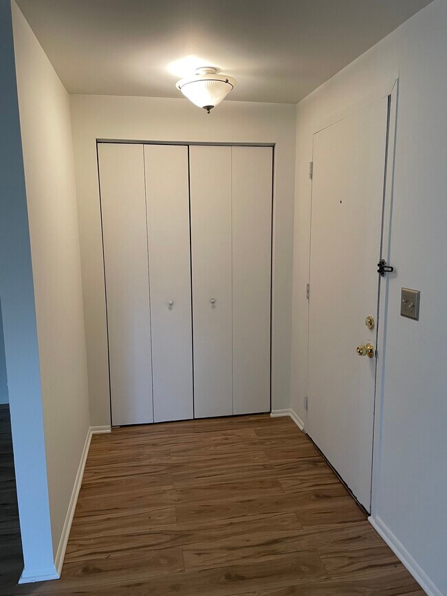 Foto del edificio - 13205 Chalet Pl