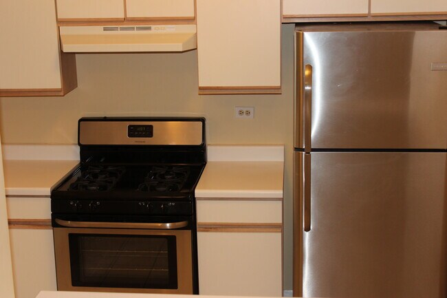 Building Photo - 1379 Grandview Court