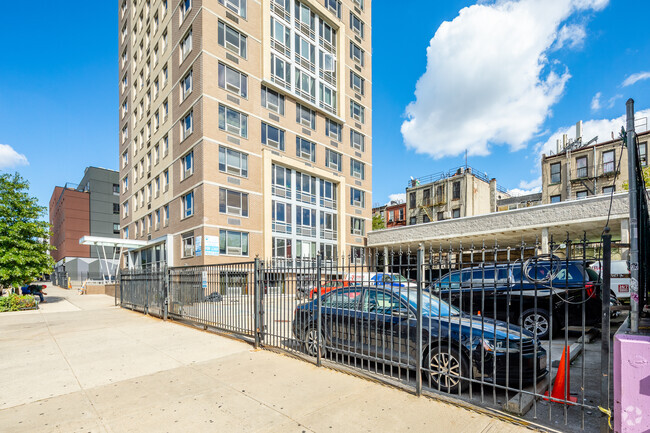 Building Photo - 358 Grove St
