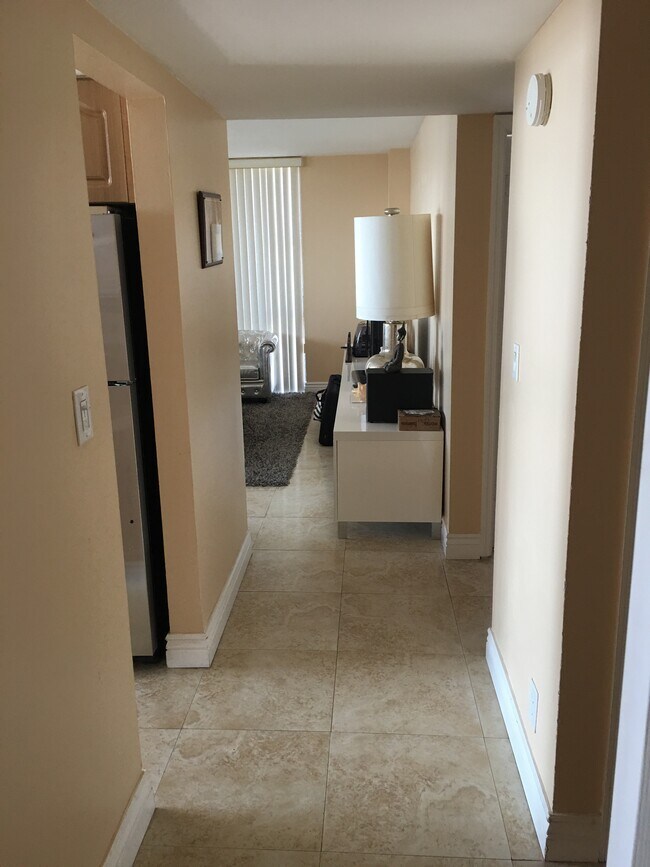 Foto del edificio - 3031 N Ocean Blvd