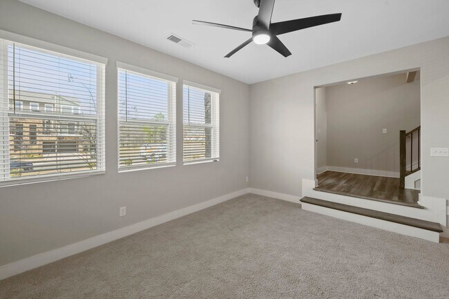 Foto del edificio - Gorgeous Aria at the Park 3 Bedroom Townhouse!