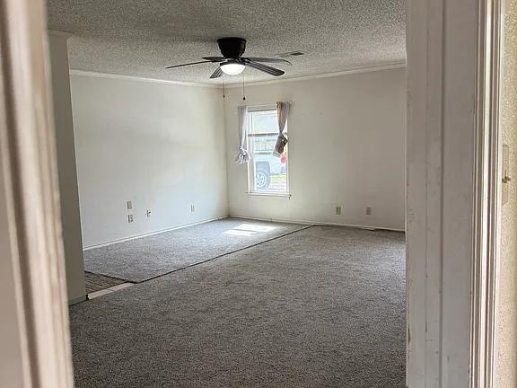 Building Photo - 8629 Crestview Dr