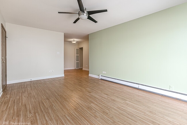 Building Photo - 10540 Ridgeland Ave
