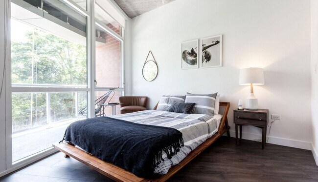 Foto del edificio - 1590 Elmwood Ave