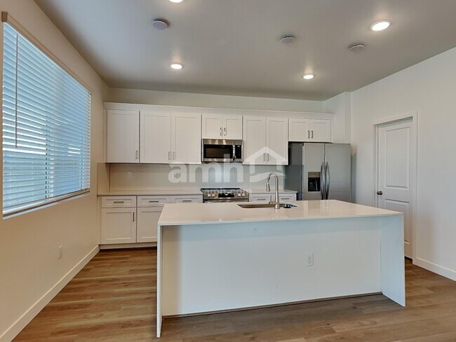 Foto del edificio - 12523 W Flynn Ln