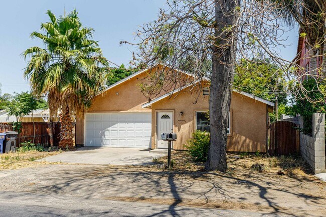 Foto del edificio - 3 bed 2 bath home for RENT in Modesto by H...