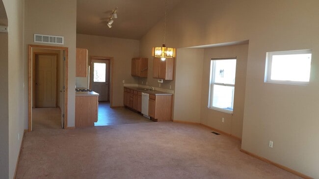 Building Photo - 2203 Marshfield Ln