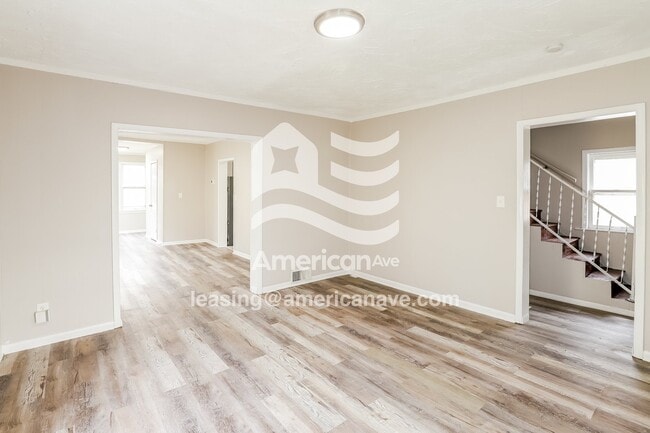 Building Photo - 136 Lawndale Ave