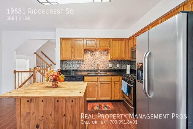 Foto del edificio - 19881 Ridgecrest Square