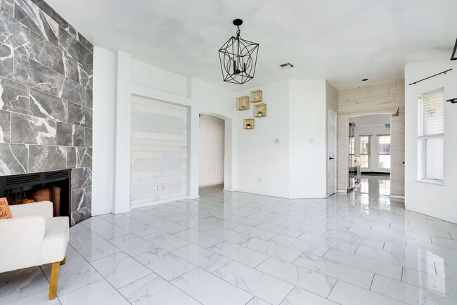 Foto del edificio - 2212 Schwald Rd