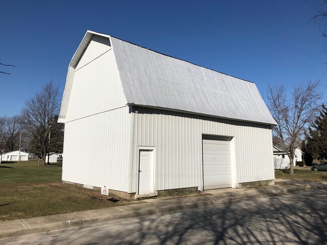 Building Photo - 704 Jackson St