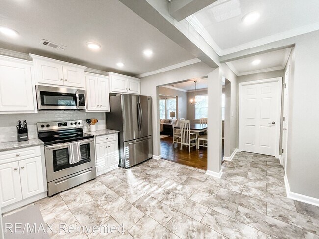 Building Photo - 3 br, 1.5 bath House - 2305 Walden Drive