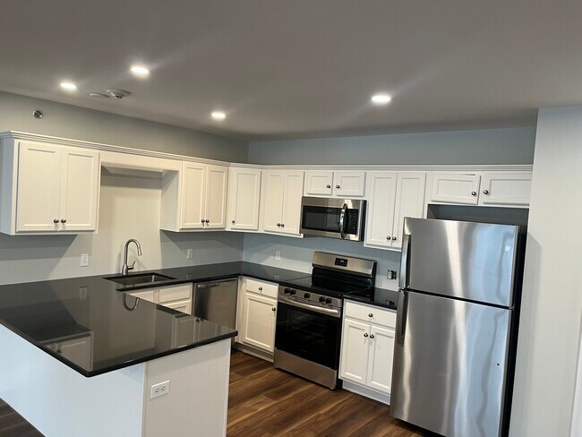 Foto del edificio - 94 Danbury Rd