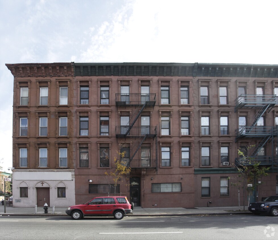 Foto del edificio - 1073 BEDFORD AVE