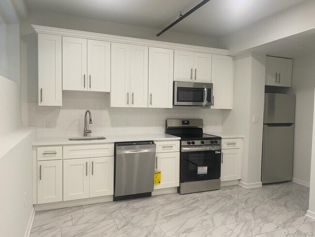 Foto del edificio - 94 4th Ave