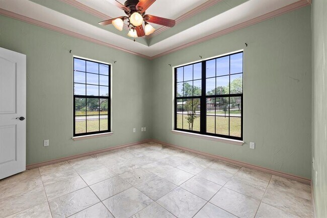 Foto del edificio - 1404 Kings Valley Dr