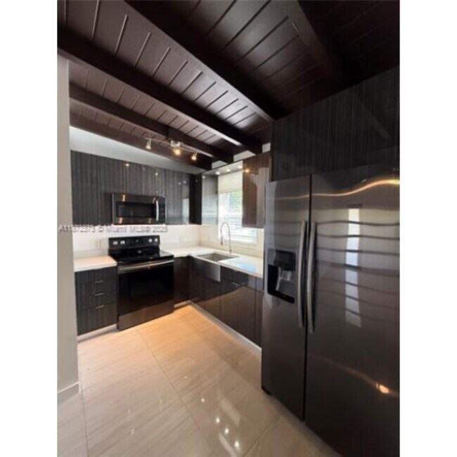 Foto del edificio - 4910 SW 98th Avenue Rd