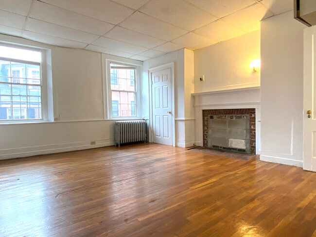 Building Photo - 90 Myrtle St