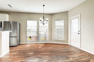 Building Photo - 4822 Silverlake Dr