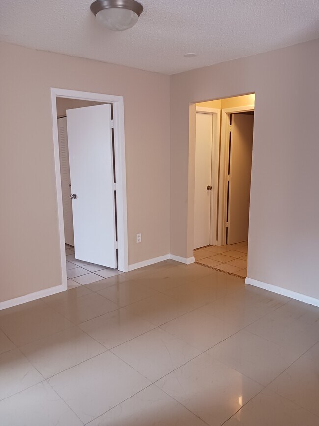 Foto del edificio - 4151 Pine Drop Ln
