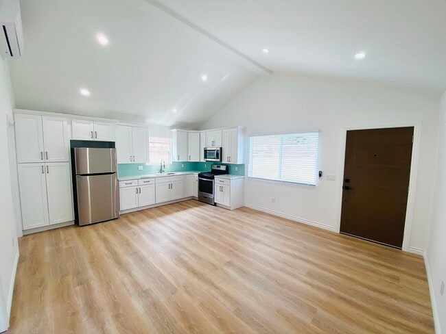 Building Photo - 12122 Havelock Ave