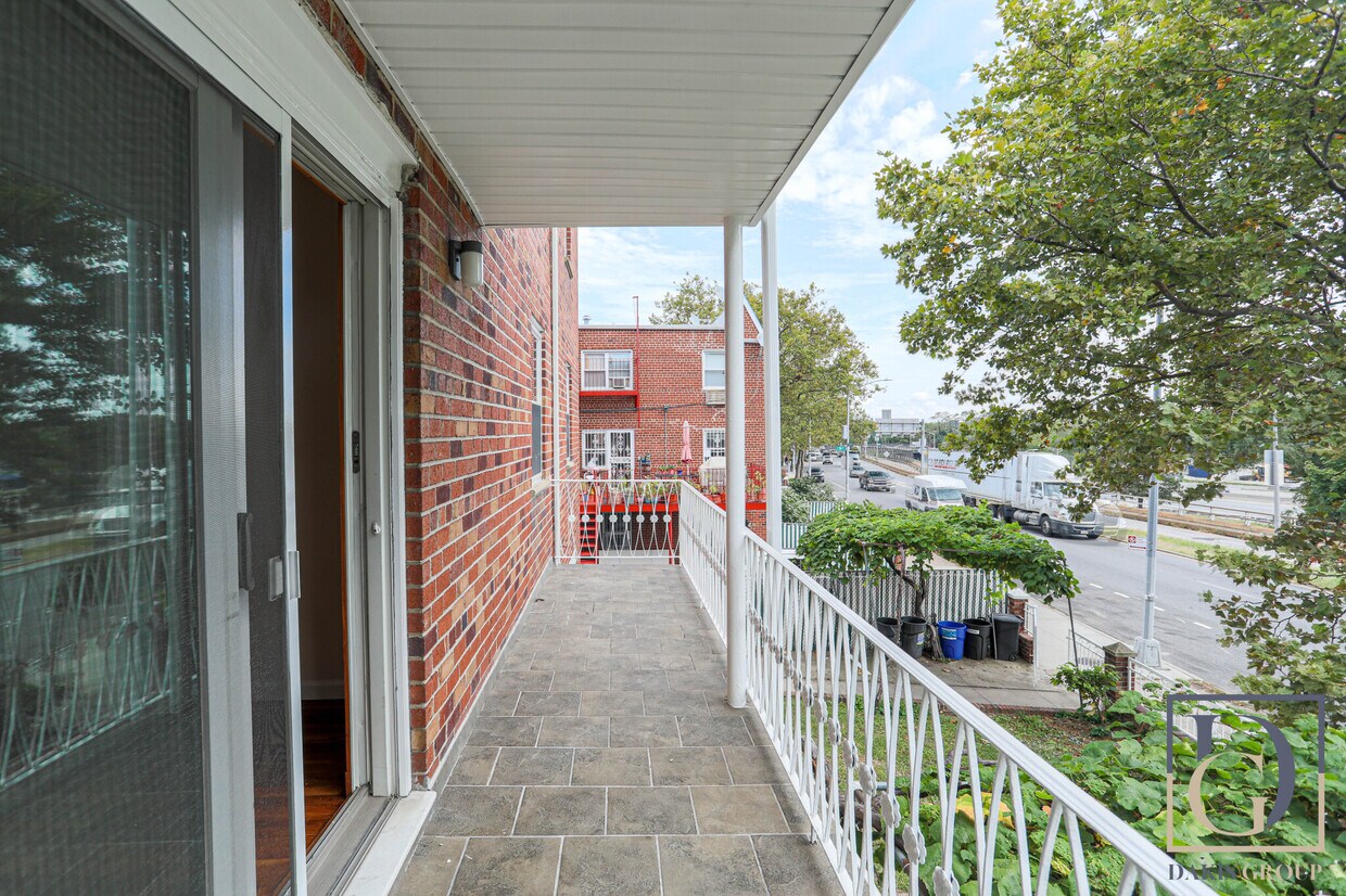 Primary Photo - 75-9 Astoria Blvd N