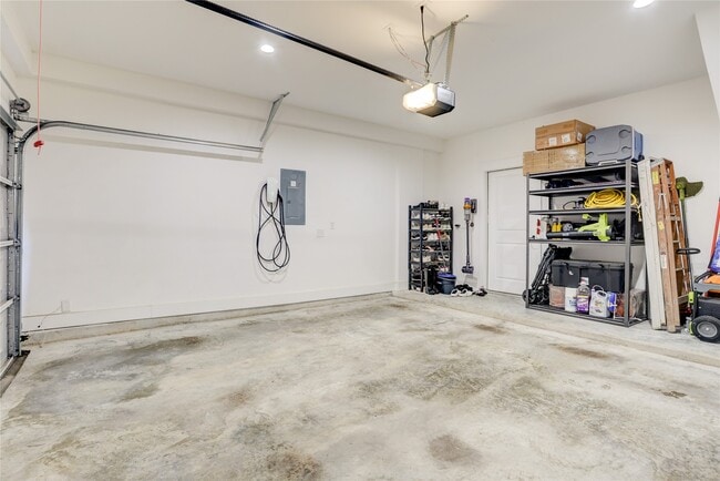 Building Photo - 2013 Cochran St