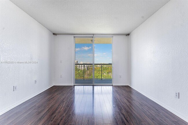 Foto del edificio - 816 NW 11th St