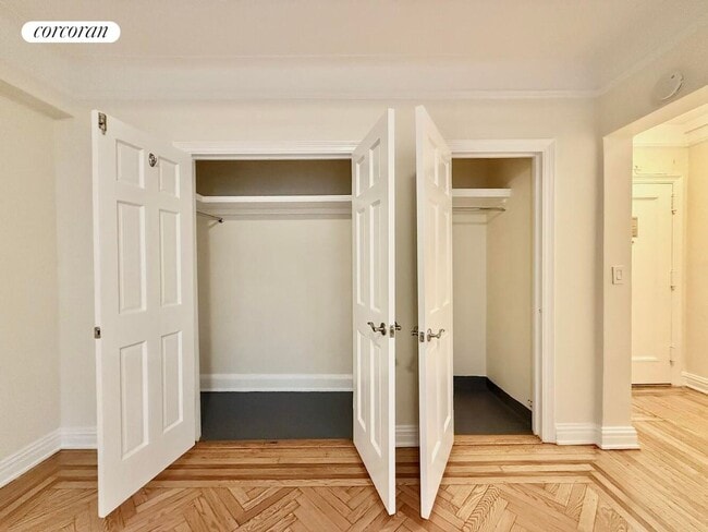 Building Photo - 210 E 68th St