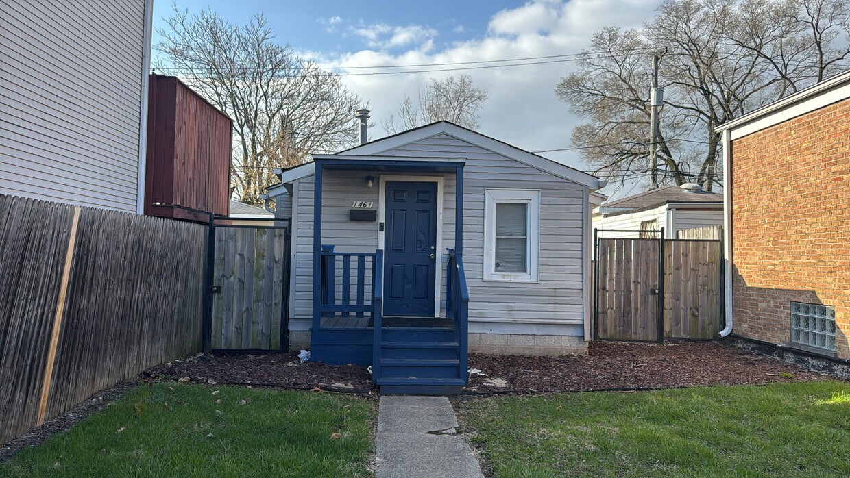 Foto principal - 1461 W 114th Pl