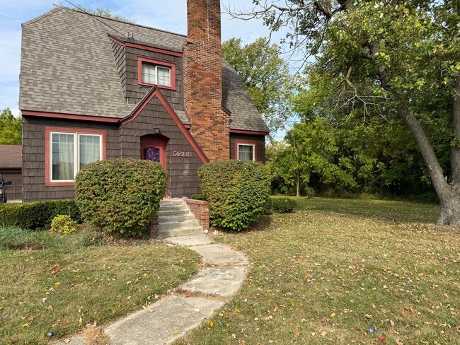 Building Photo - 5268 Fenton Rd