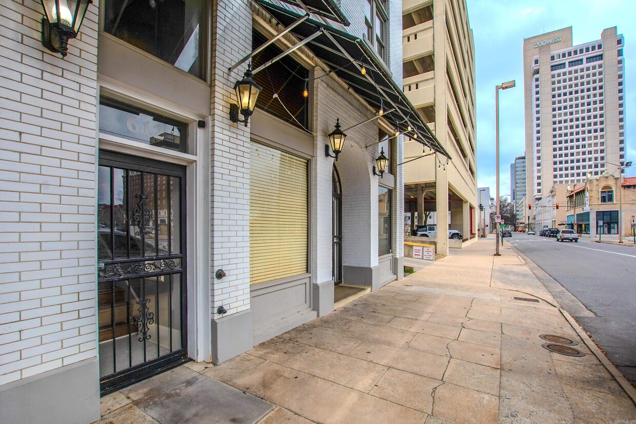 Foto principal - 612 E 4th St