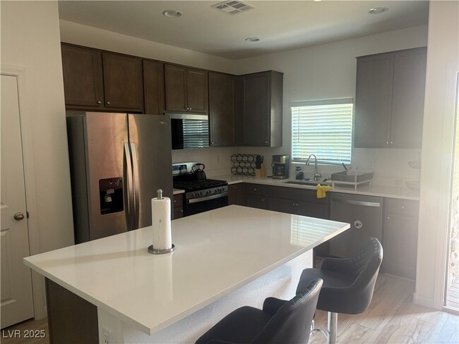 Building Photo - 398 Desert Cadence St