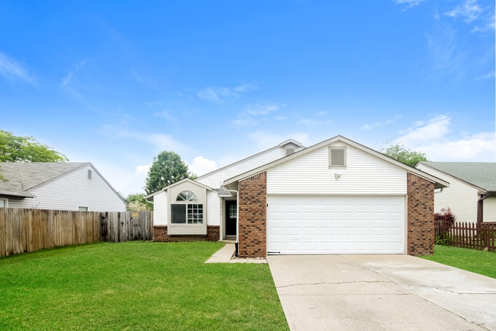 Foto principal - 5864 Brouse Dr