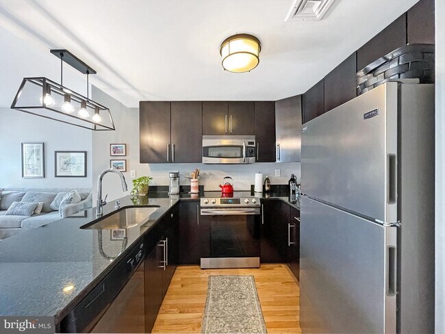 Building Photo - 1367 Florida Ave NE #302