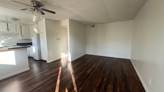 Foto del edificio - 7350 Pickering Ave