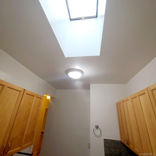 Building Photo - 72-38 Yellowstone Blvd