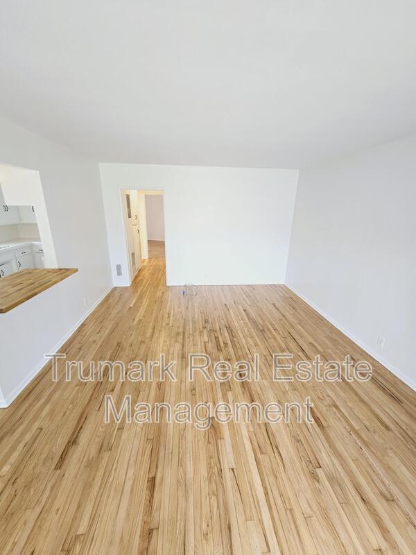 Building Photo - 1800 Calafia St