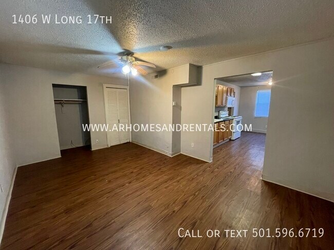 Building Photo - 1406 W Long 17th | $795 | 3 beds, 2 full b...